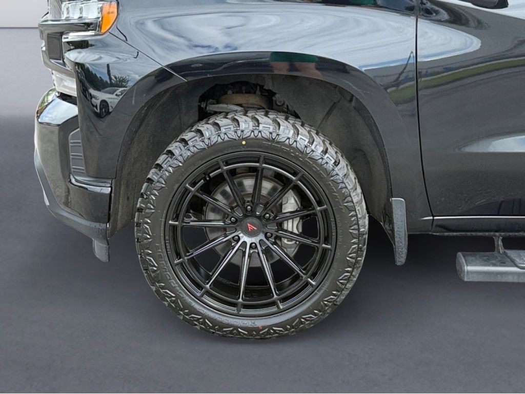 2021 Chevrolet Silverado image 9