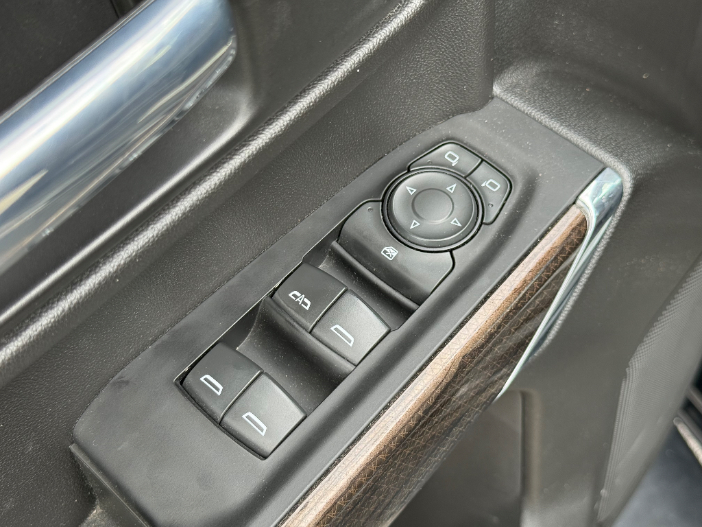 2021 Chevrolet Silverado image 15