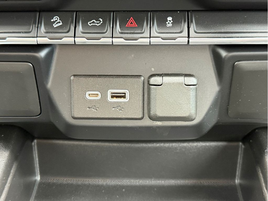 2021 Chevrolet Silverado image 26