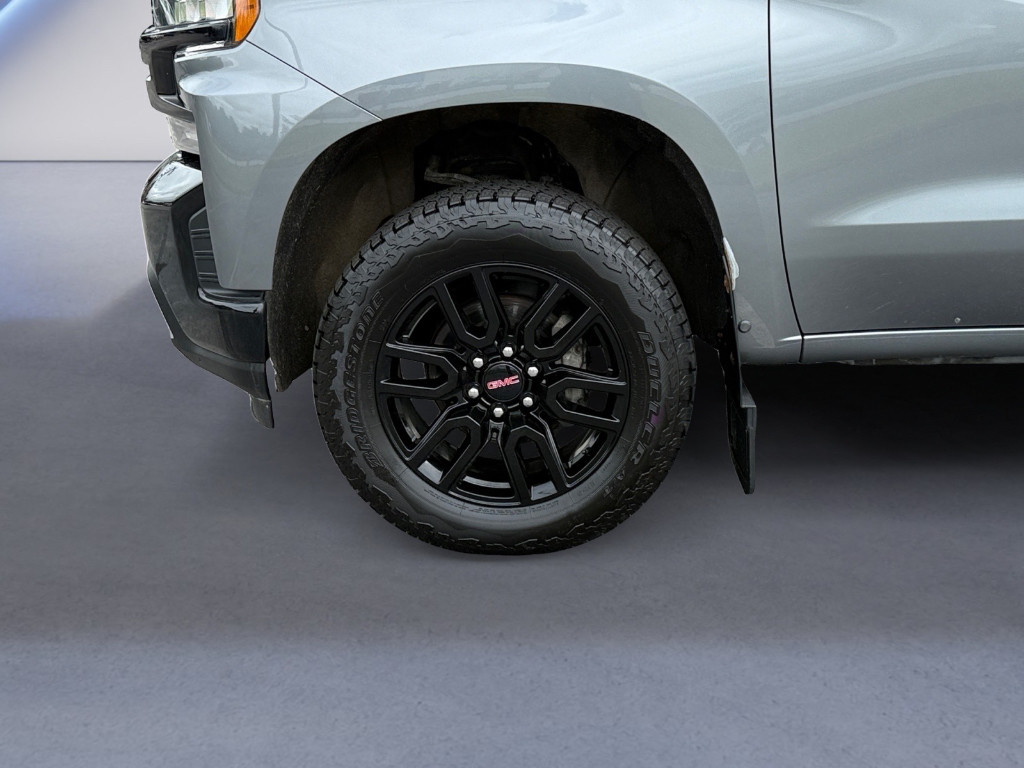 2021 Chevrolet Silverado image 9