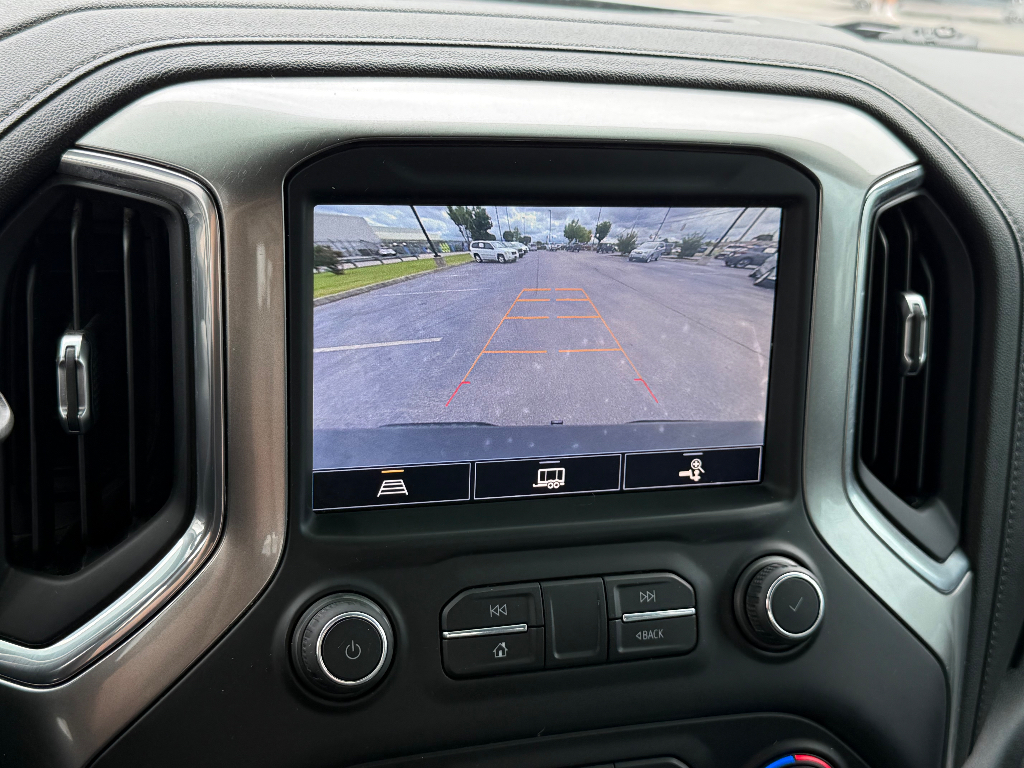 2021 Chevrolet Silverado image 36