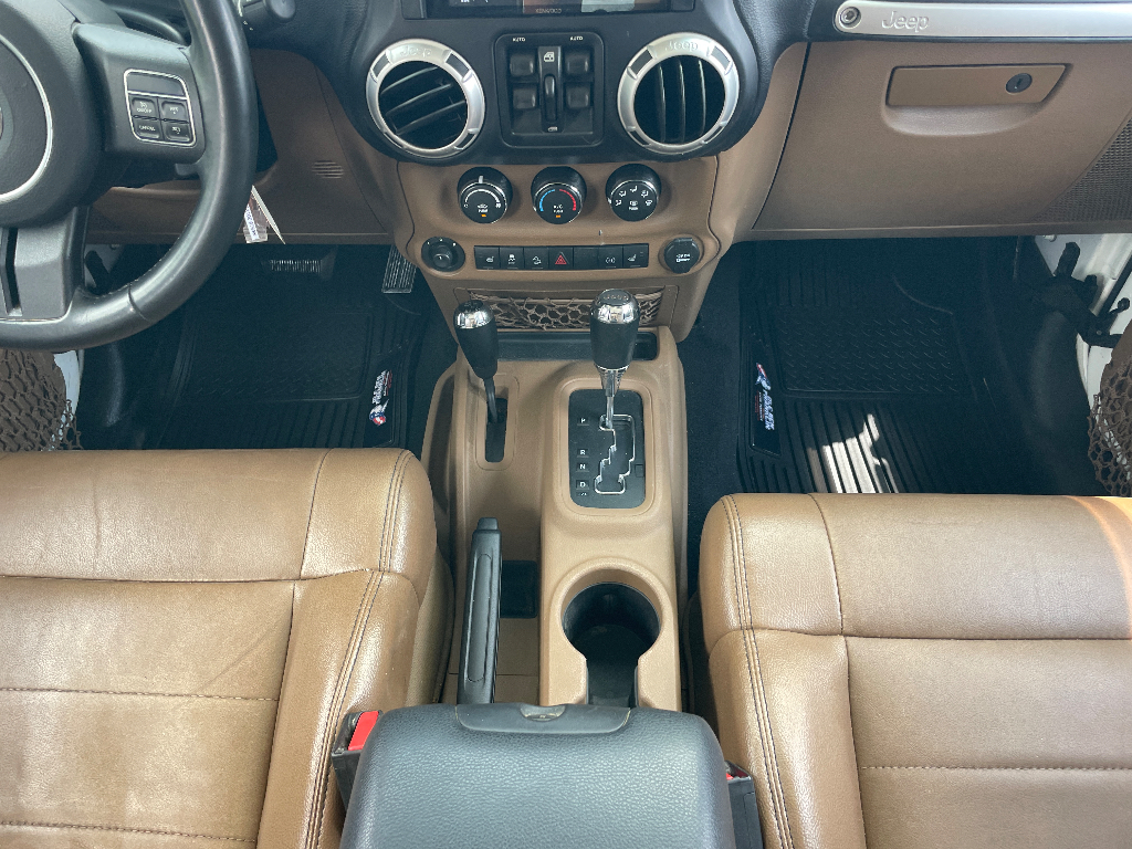 2012 Jeep Wrangler image 8