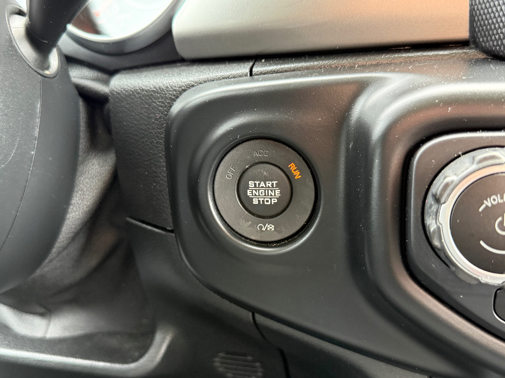 2020 Jeep Wrangler image 24
