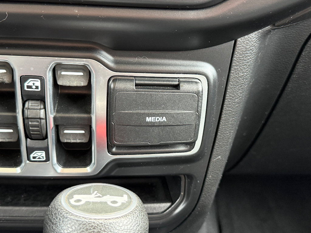 2020 Jeep Wrangler image 26