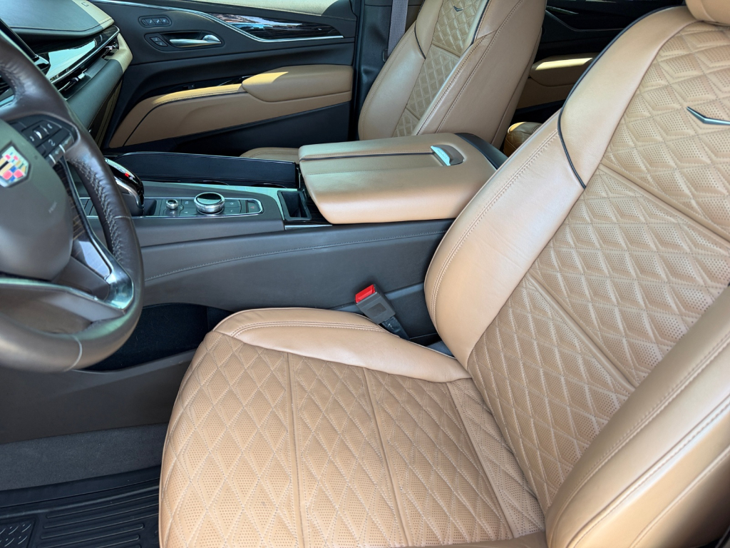 2022 Cadillac Escalade image 28