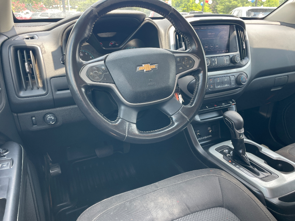 2022 Chevrolet Colorado image 2