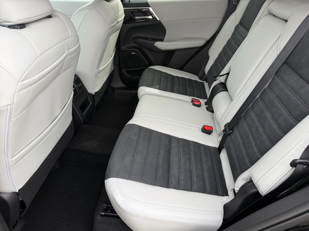 2026 Mitsubishi Outlander