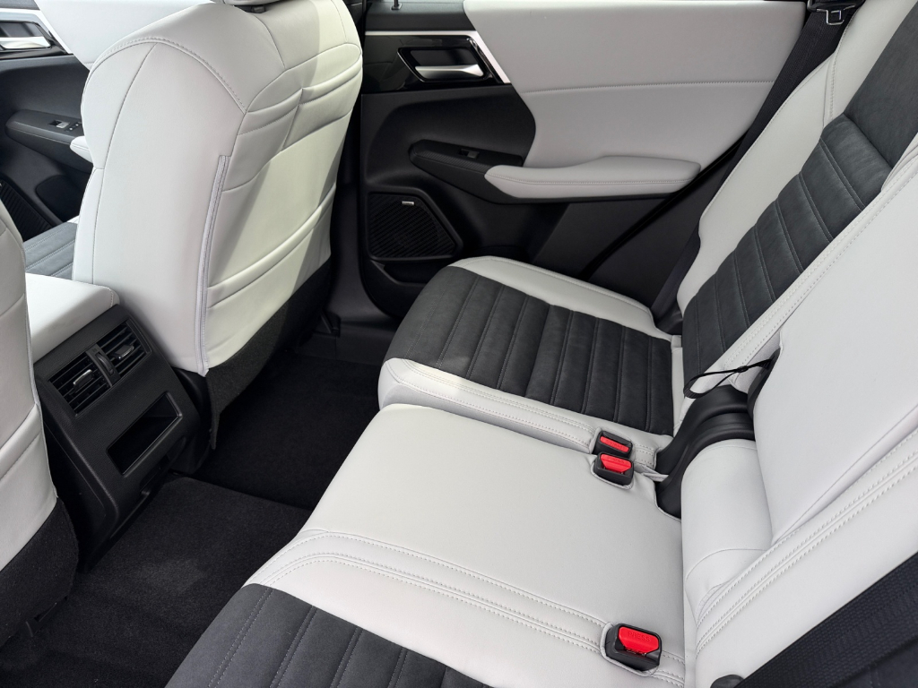 2026 Mitsubishi Outlander