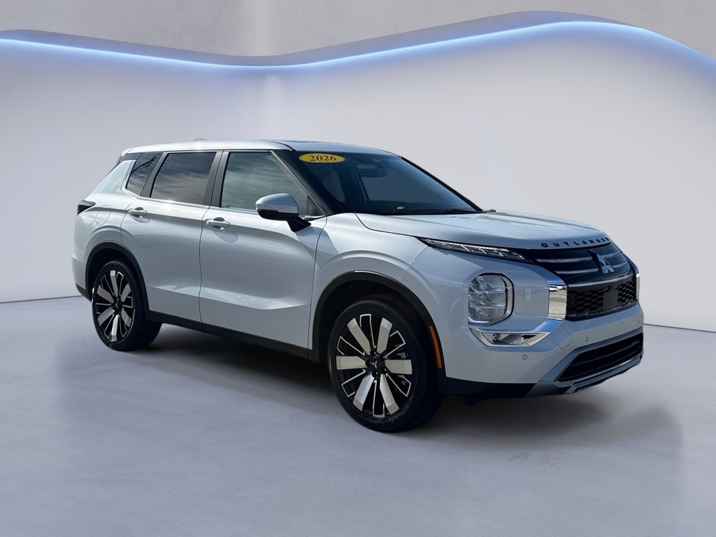 2026 Mitsubishi Outlander image 1