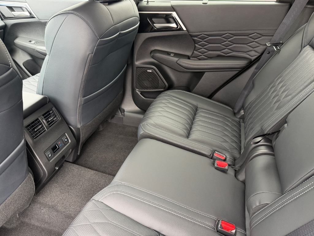 2026 Mitsubishi Outlander