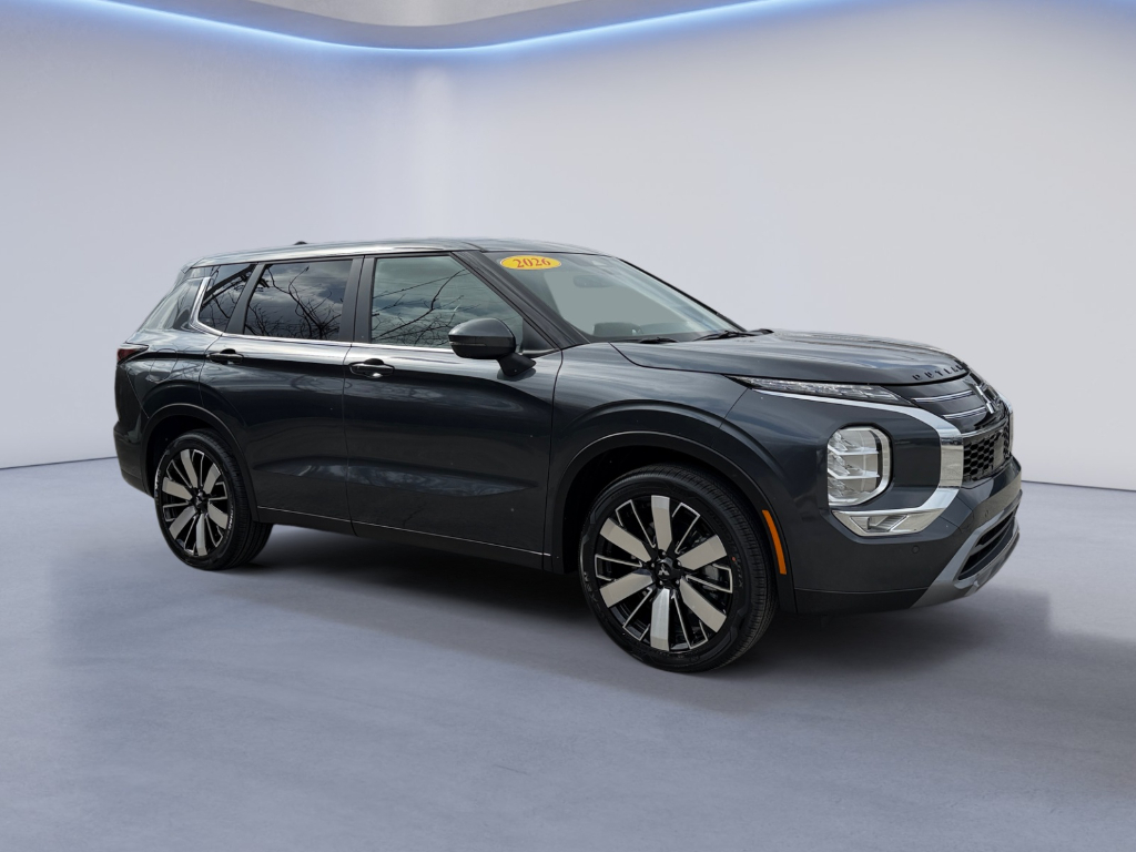 2026 Mitsubishi Outlander image 1