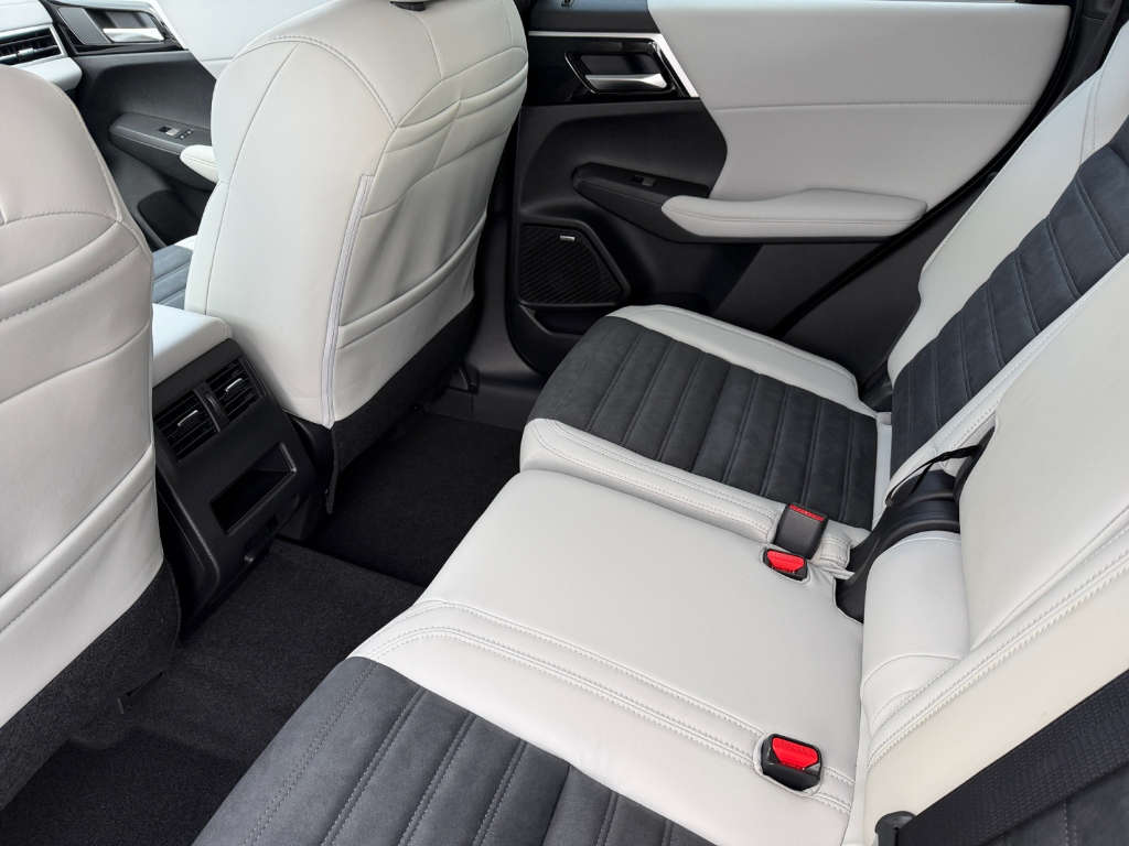 2026 Mitsubishi Outlander
