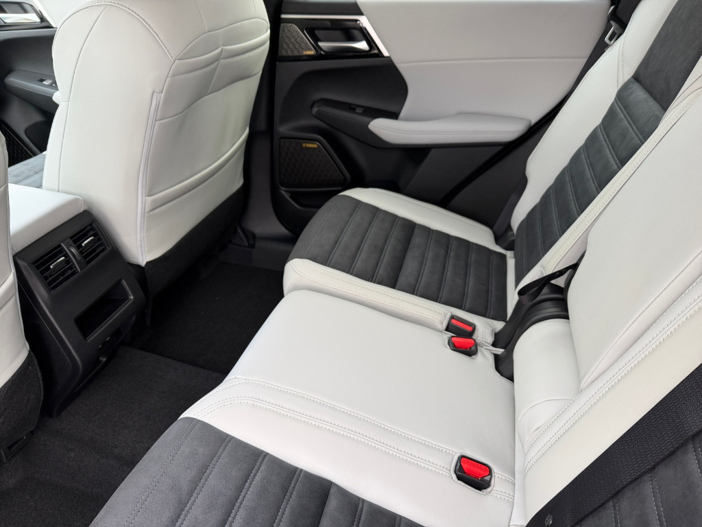 2026 Mitsubishi Outlander
