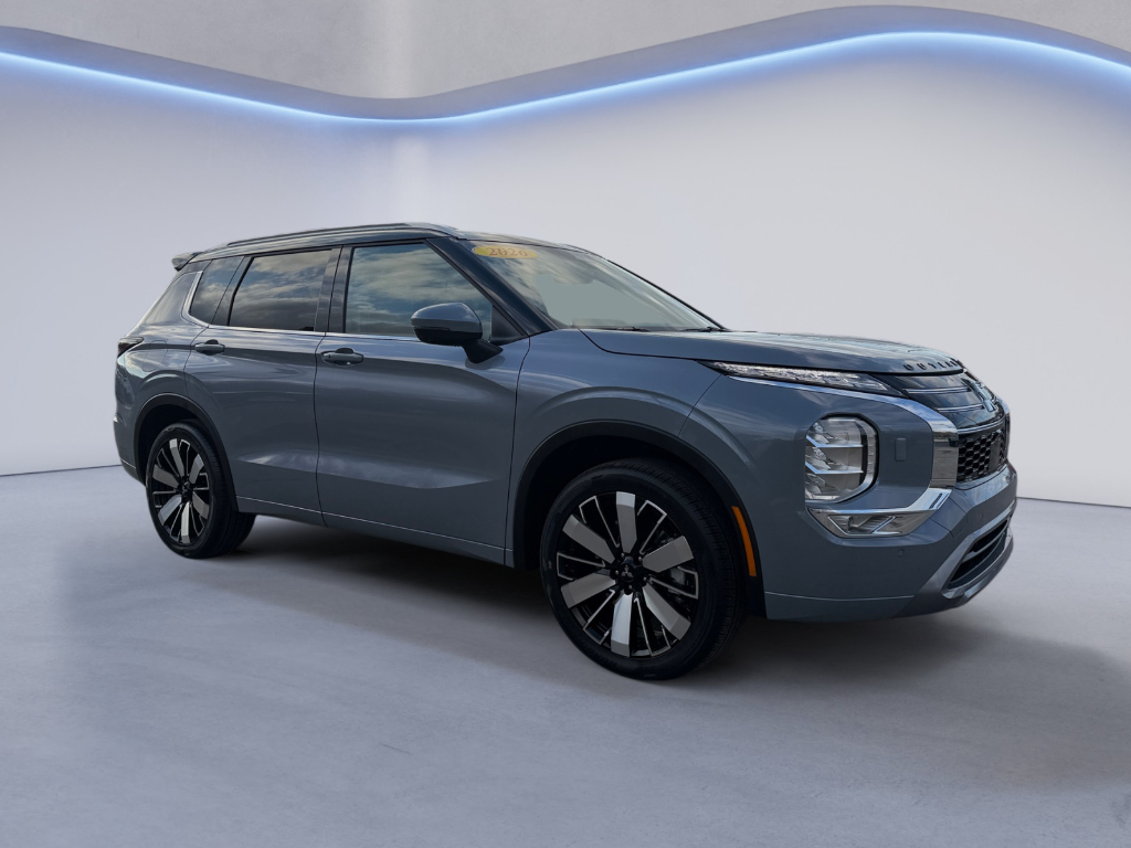 2026 Mitsubishi Outlander image 1