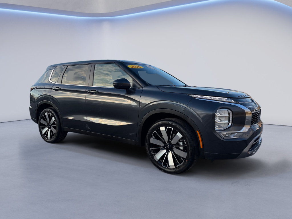 2026 Mitsubishi Outlander image 1