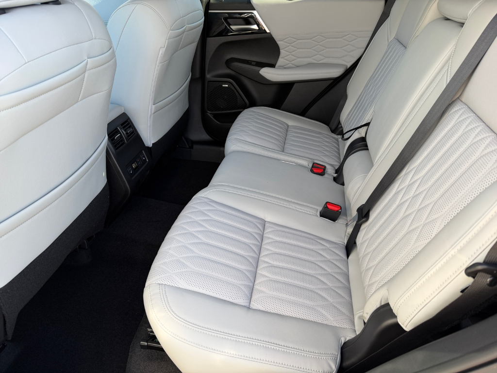 2026 Mitsubishi Outlander