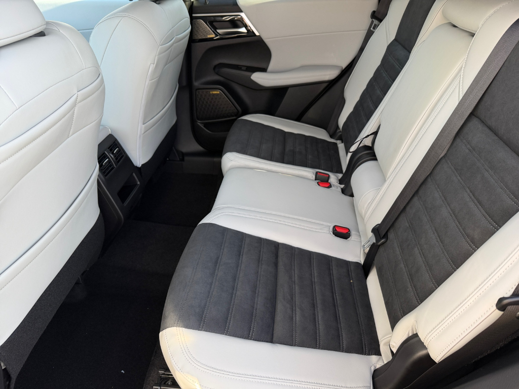 2026 Mitsubishi Outlander