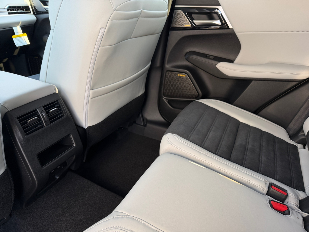 2026 Mitsubishi Outlander