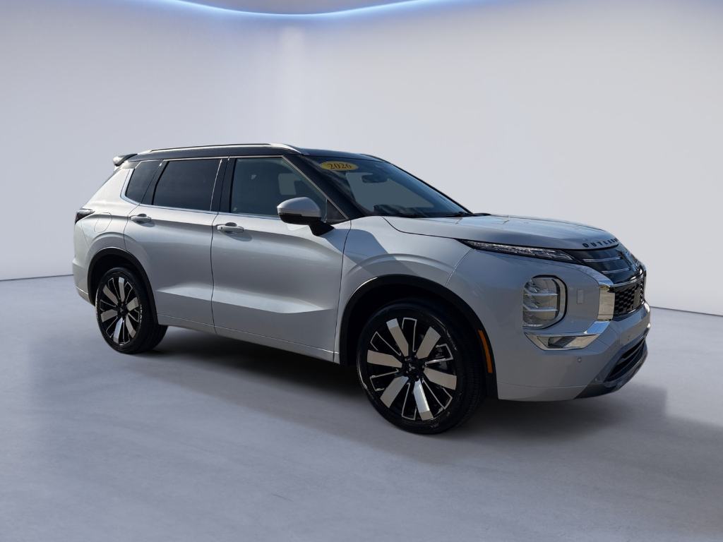 2026 Mitsubishi Outlander image 1