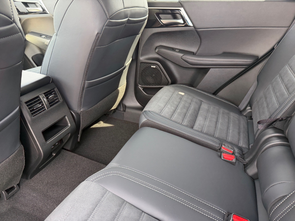 2026 Mitsubishi Outlander