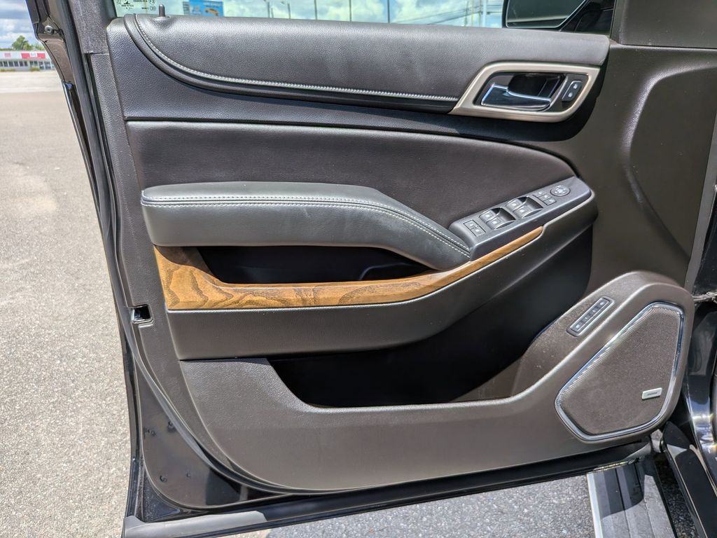 2019 GMC Yukon Denali - 11
