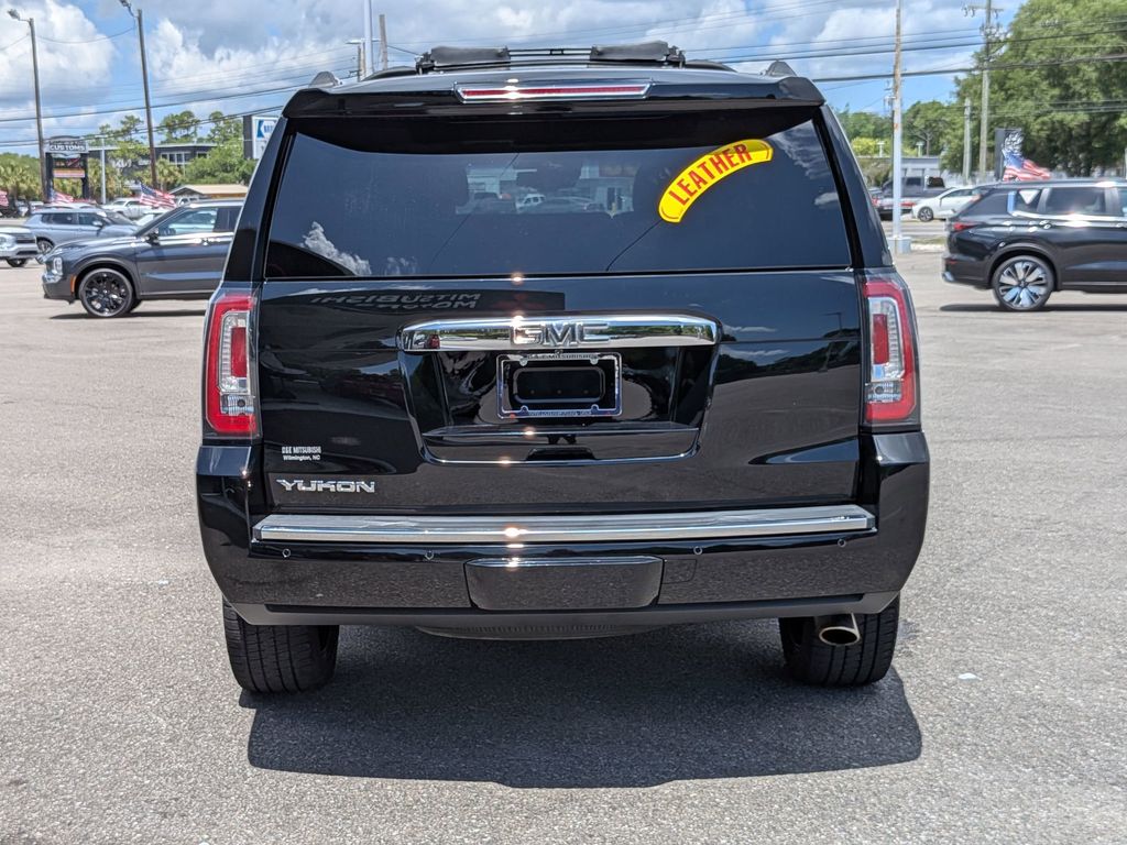 2019 GMC Yukon Denali - 3