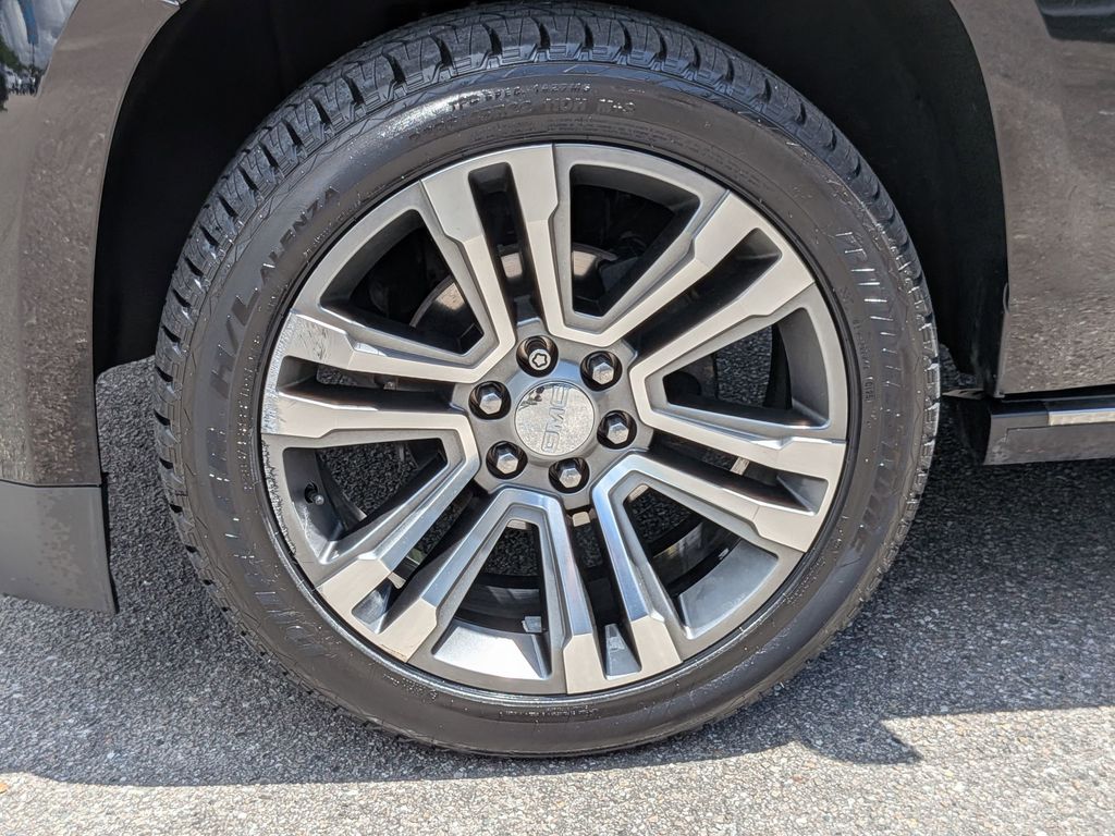 2019 GMC Yukon Denali - 9