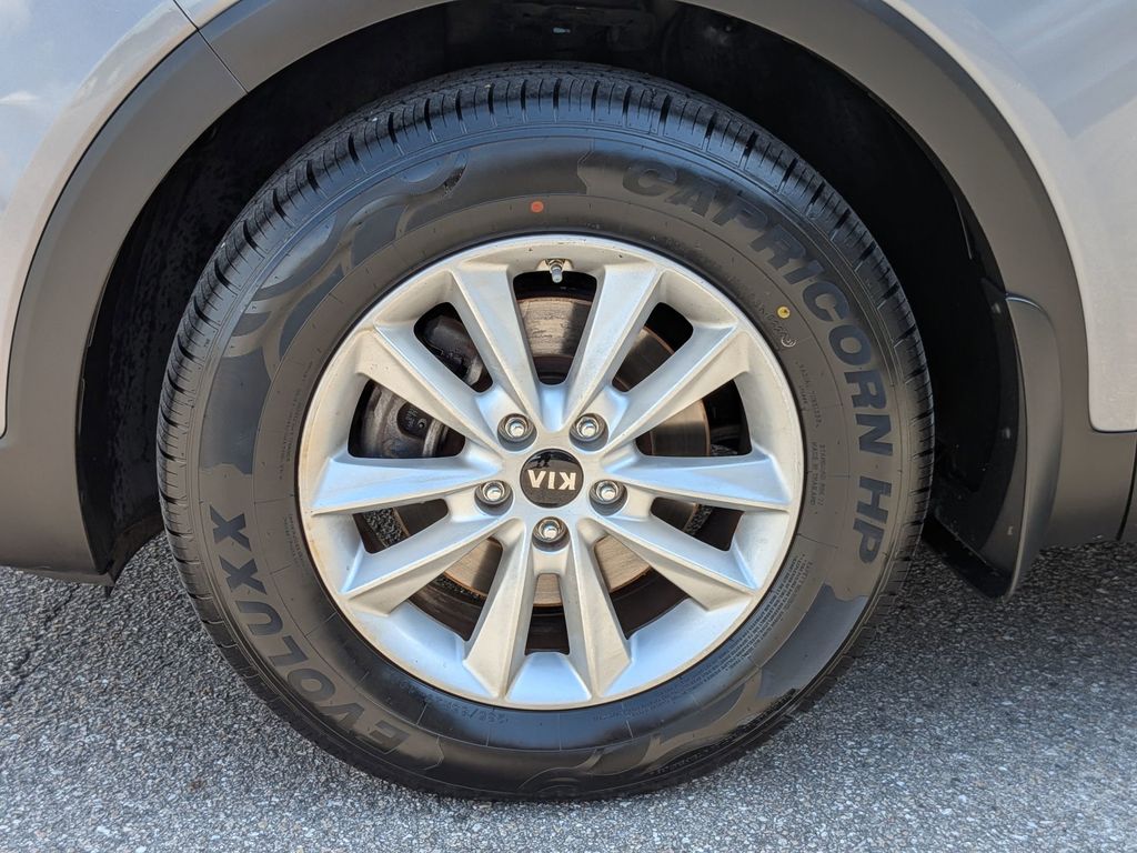 2019 Kia Sorento L - 9