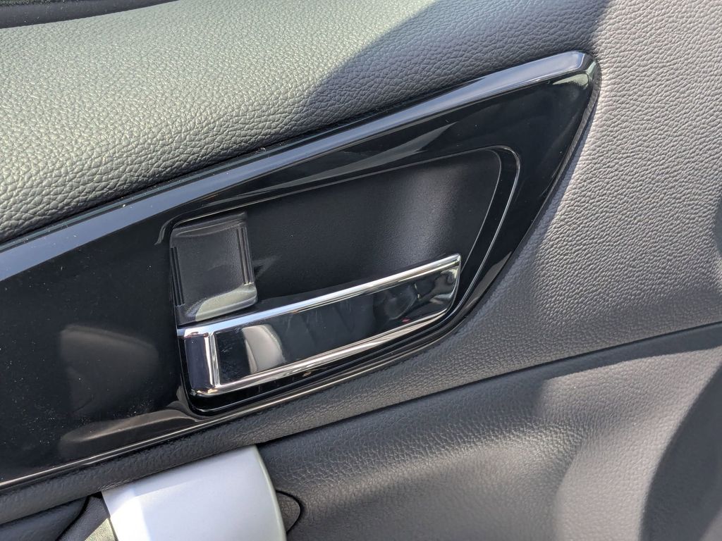 2025 Mitsubishi Eclipse Cross SE - 11