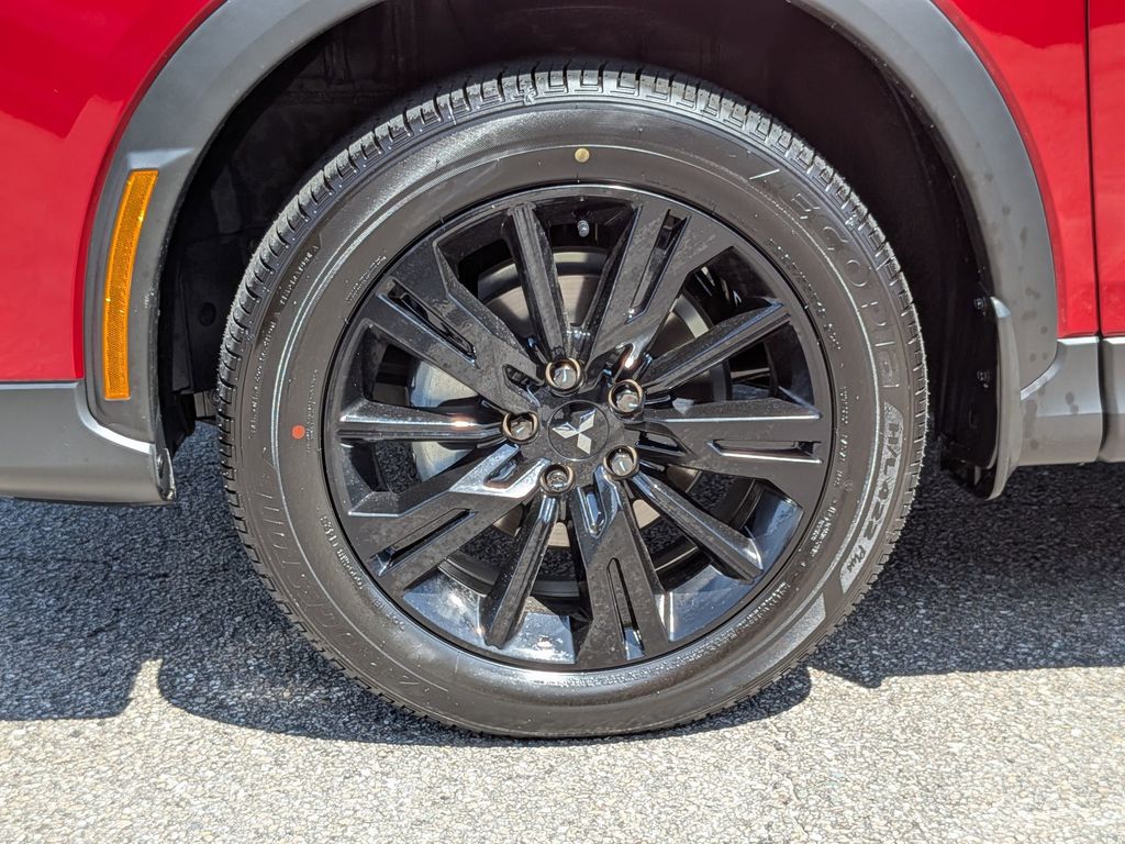 2025 Mitsubishi Eclipse Cross LE - 9