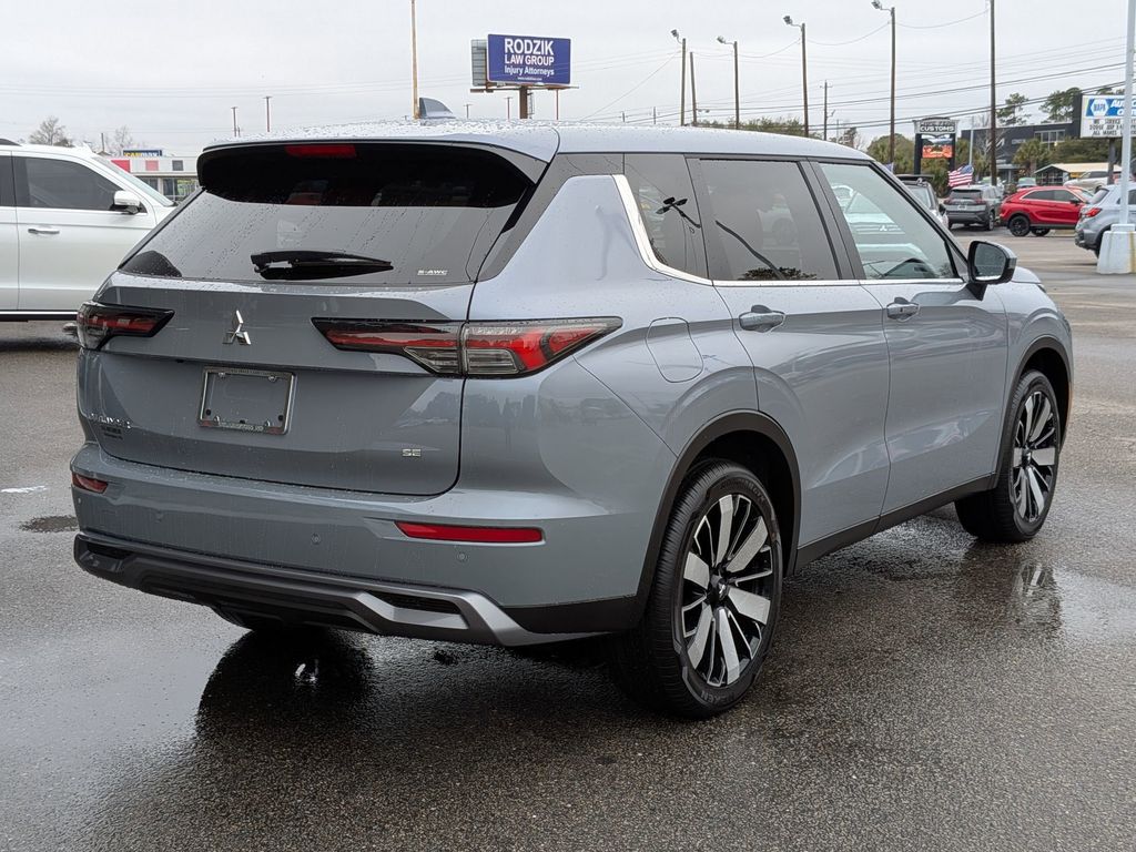 2026 Mitsubishi Outlander SE - 2
