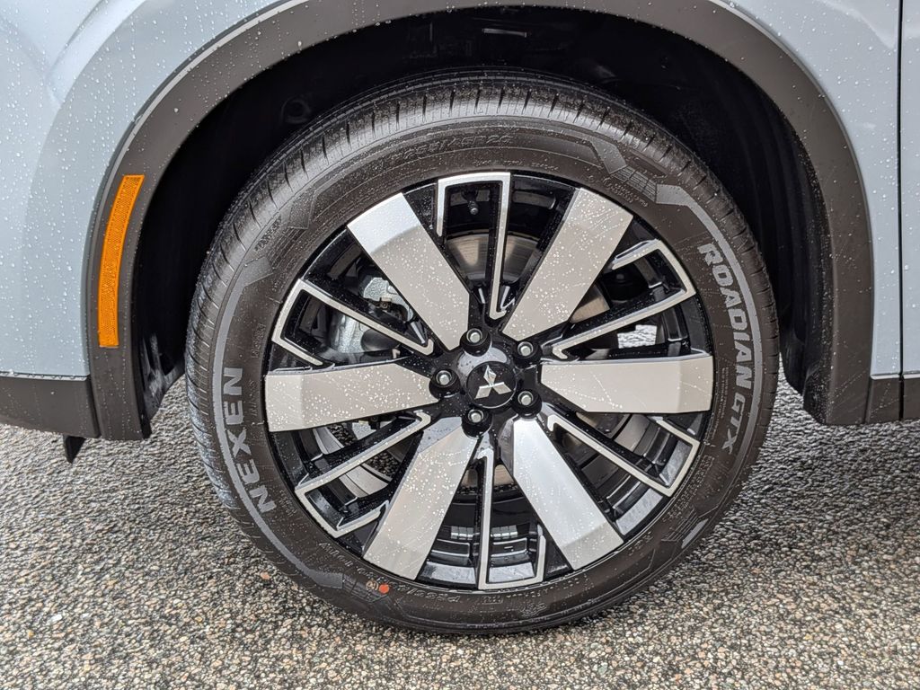 2026 Mitsubishi Outlander SE - 9