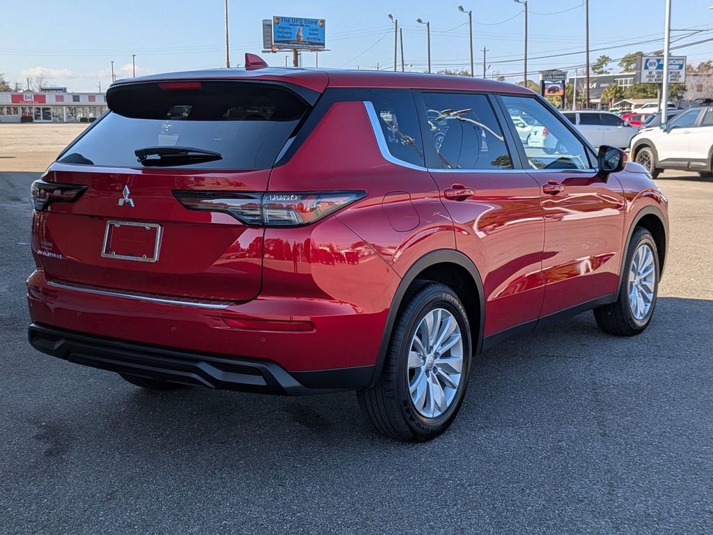 2026 Mitsubishi Outlander ES - 2