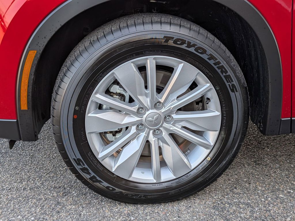 2026 Mitsubishi Outlander ES - 9