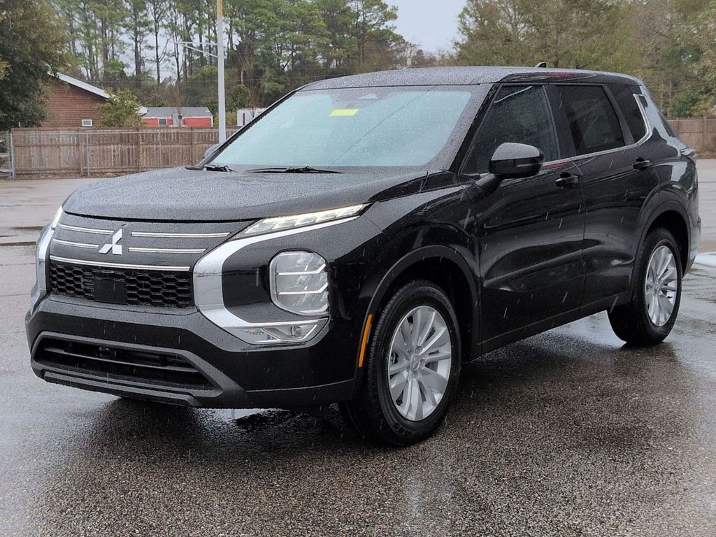 2026 Mitsubishi Outlander ES Labrador Black Pearl at D&E Mitsubishi