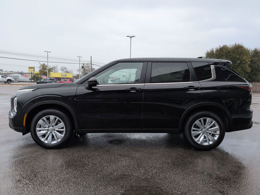 2026 Mitsubishi Outlander ES - 11