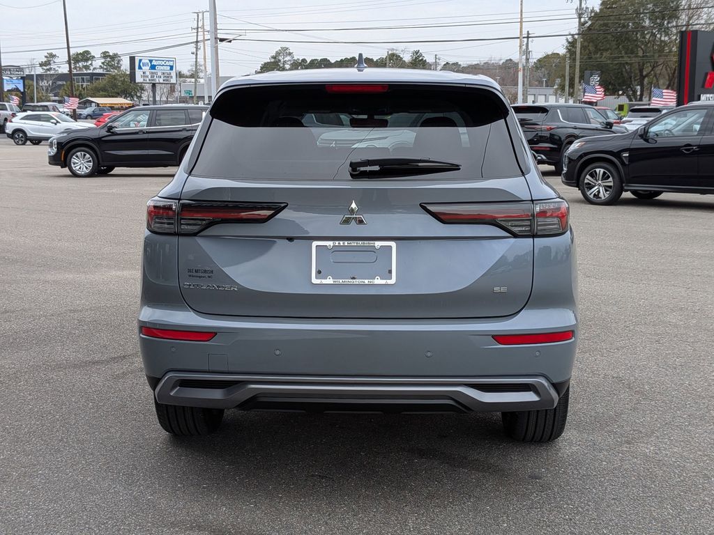 2026 Mitsubishi Outlander SE - 3