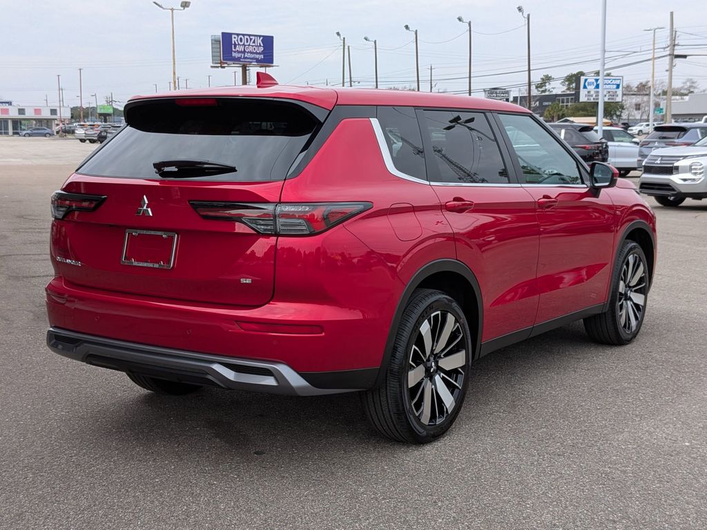 2026 Mitsubishi Outlander SE - 2