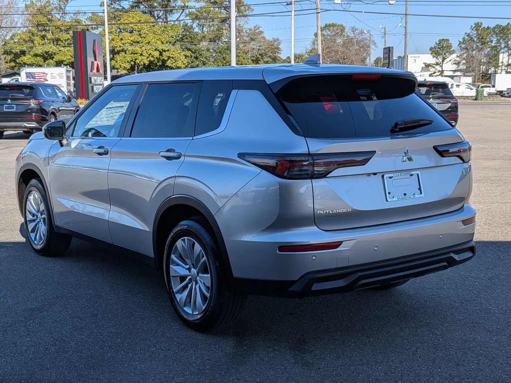 2026 Mitsubishi Outlander ES - 4