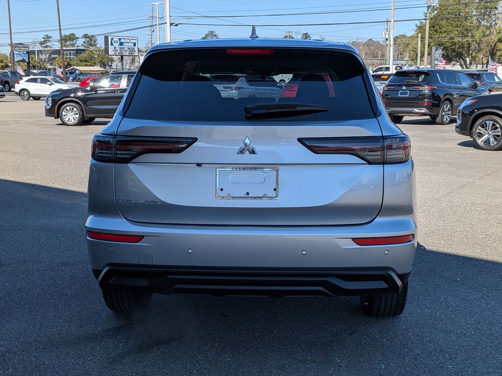 2026 Mitsubishi Outlander ES - 3
