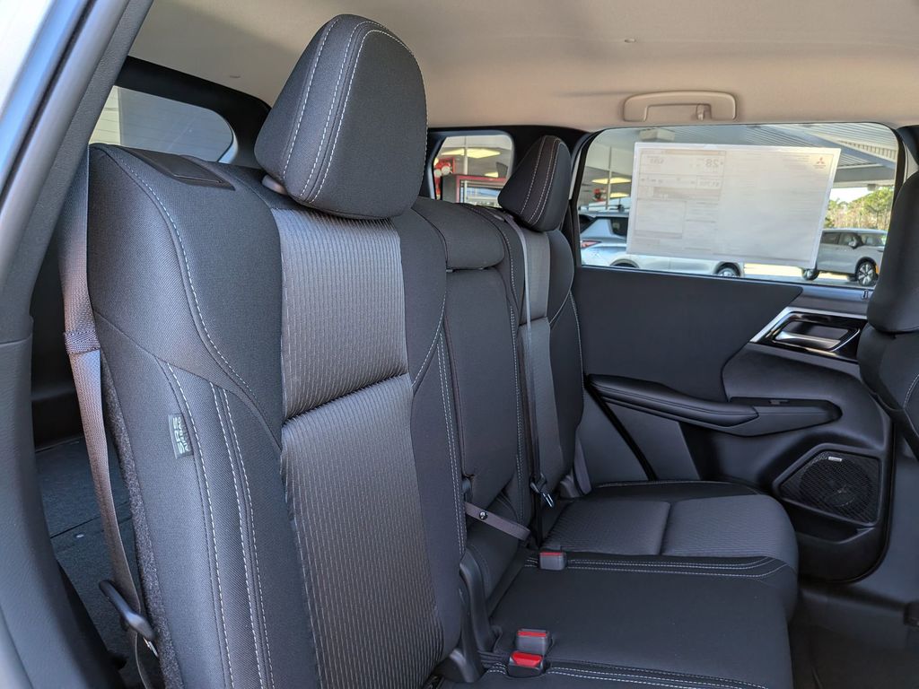 2026 Mitsubishi Outlander ES Alloy Silver Metallic at D&E Mitsubishi