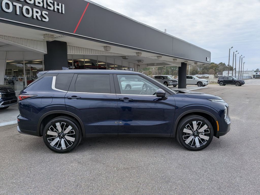 2026 Mitsubishi Outlander SE - 1