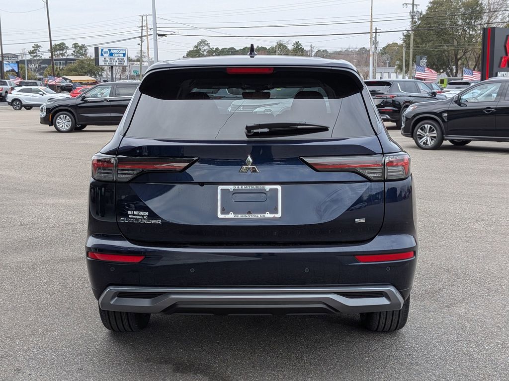 2026 Mitsubishi Outlander SE - 3