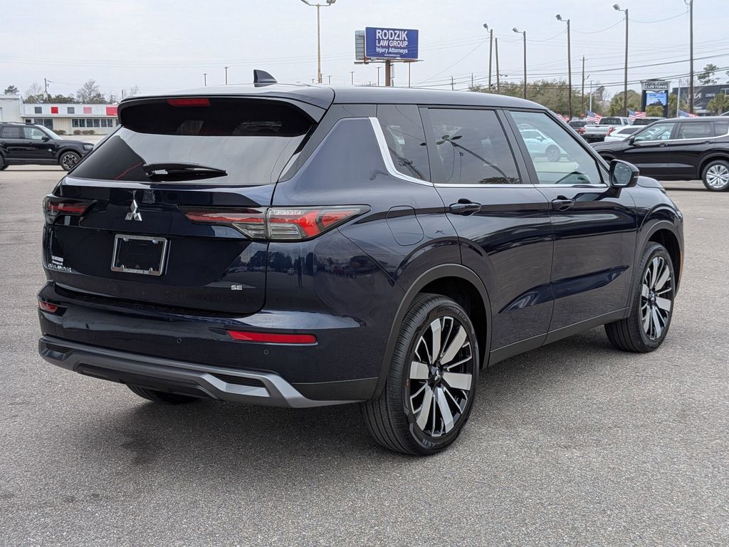 2026 Mitsubishi Outlander SE - 2
