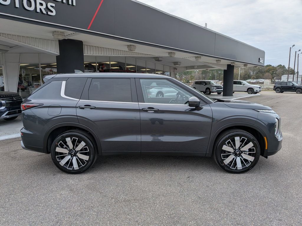 2026 Mitsubishi Outlander SE - 1