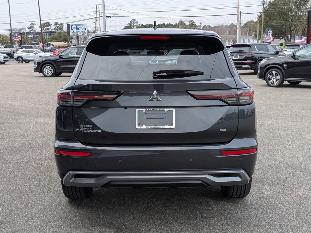 2026 Mitsubishi Outlander SE - 3