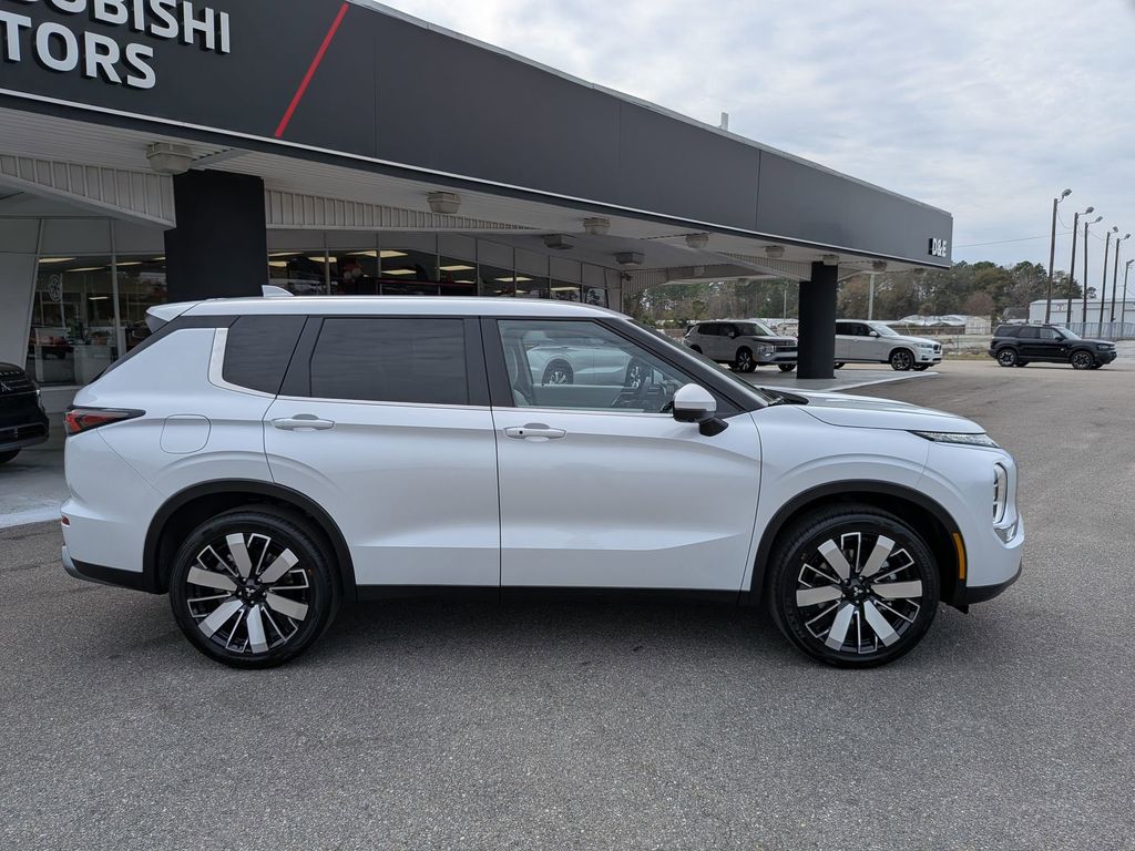 2026 Mitsubishi Outlander SE - 1