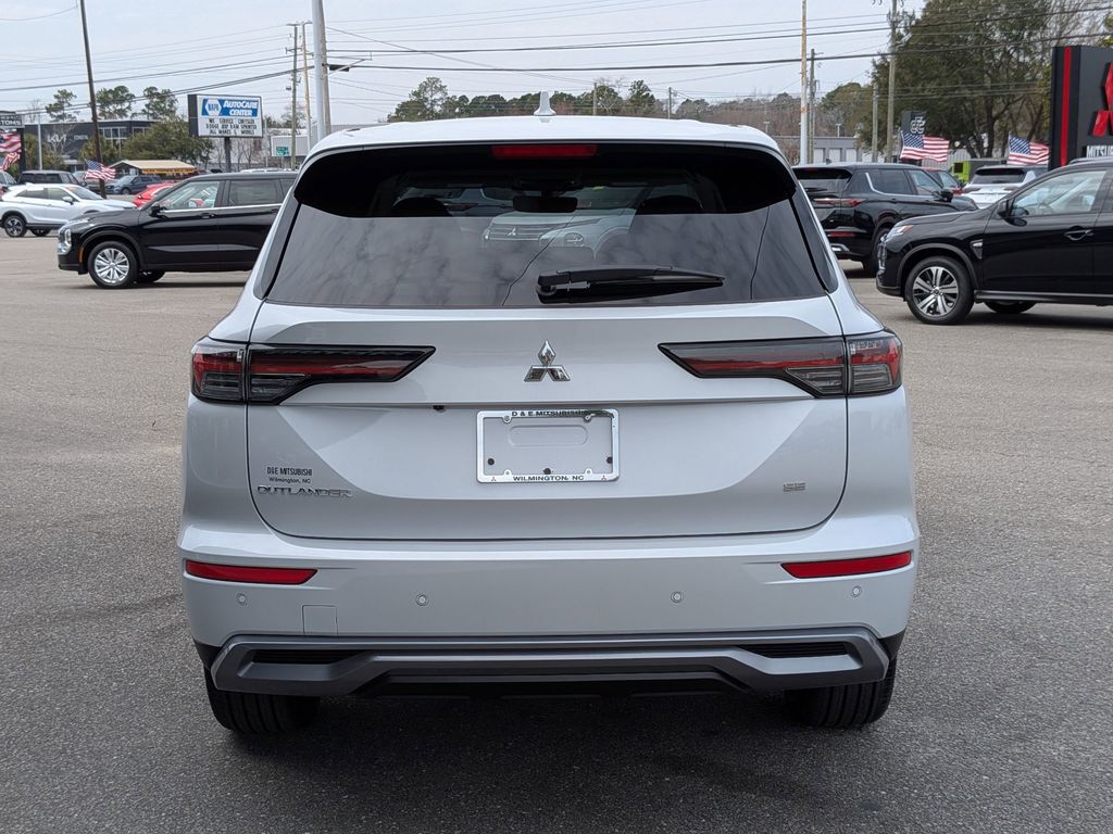 2026 Mitsubishi Outlander SE - 3