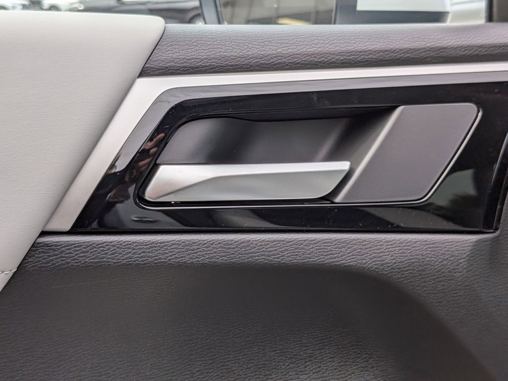 2026 Mitsubishi Outlander SE - 11
