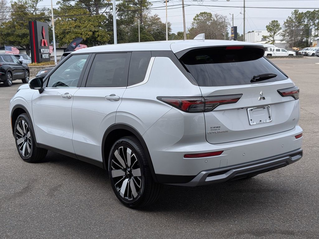 2026 Mitsubishi Outlander SE - 4